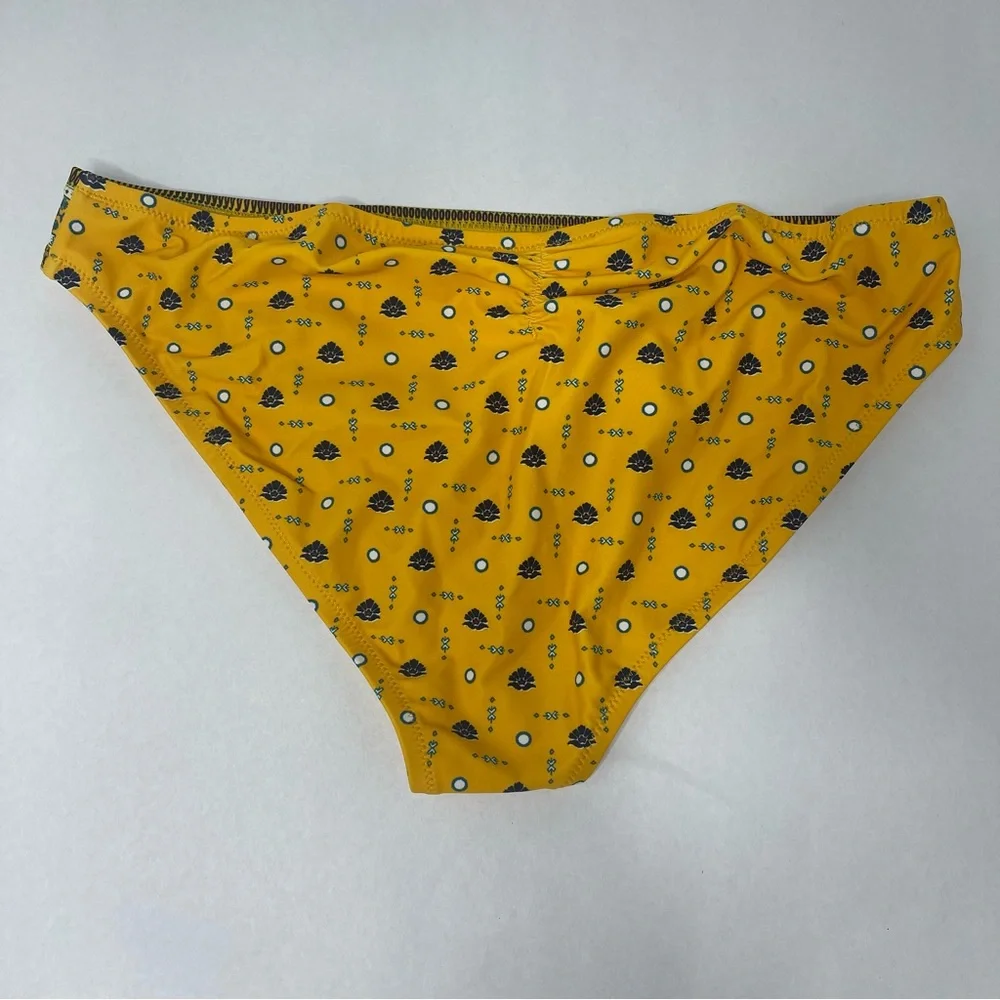 New Jessica Simpson 2 piece bikini swimsuit daisy floral Medium‎